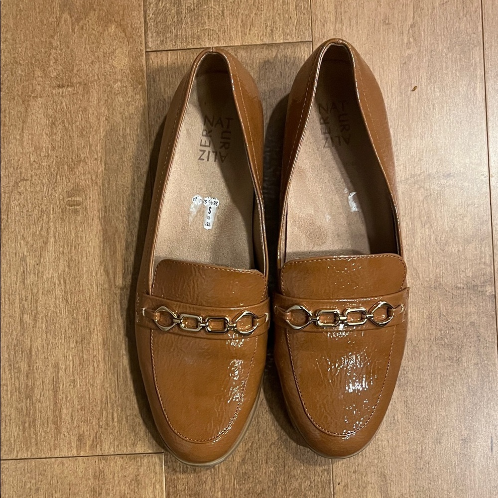Naturalizer Women's Tan Chain Loafers